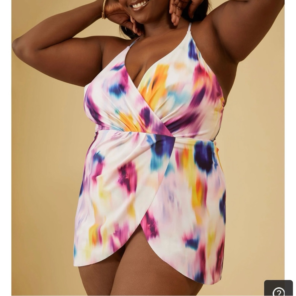 Beautiful watercolor one piece from Nicole Miller. Brand new with tags!